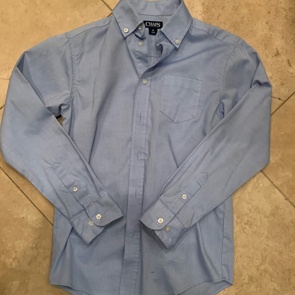 Like new CHAPS button boys dress shirt size 12